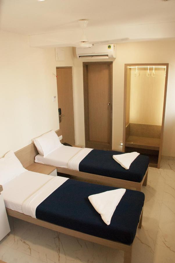 City Hotel Bombay Esterno foto